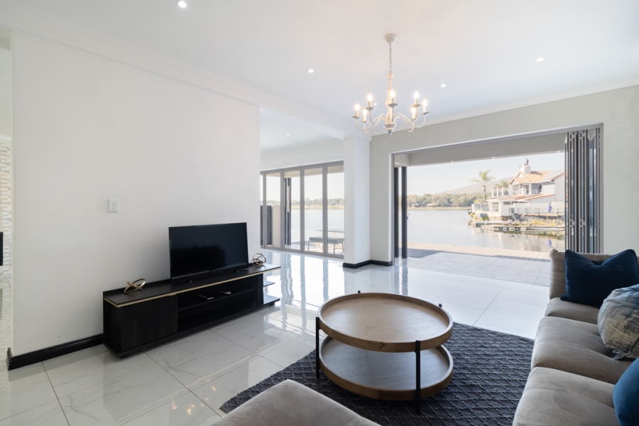 6 Bedroom Property for Sale in Eagles Landing North West
